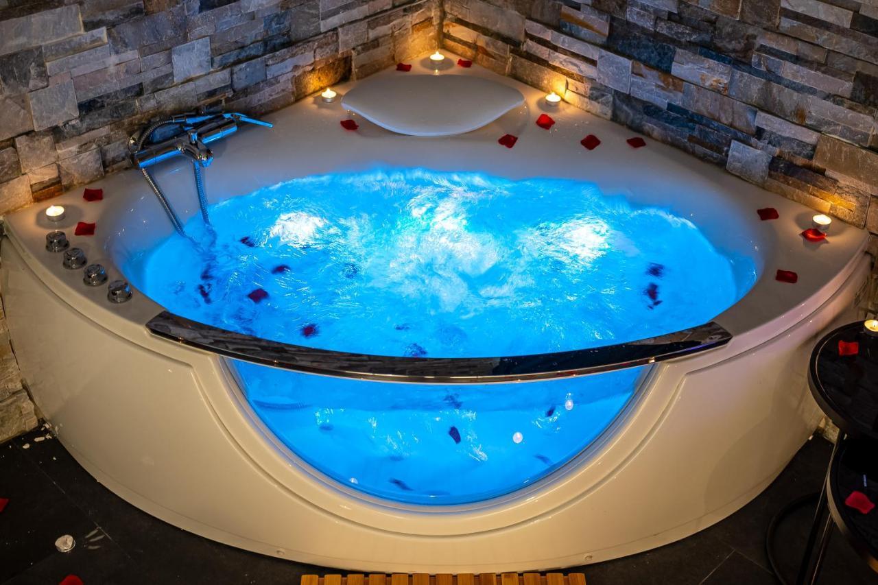 Cocon Relax - Jacuzzi - Cinema Apartment Montbeliard Exterior photo