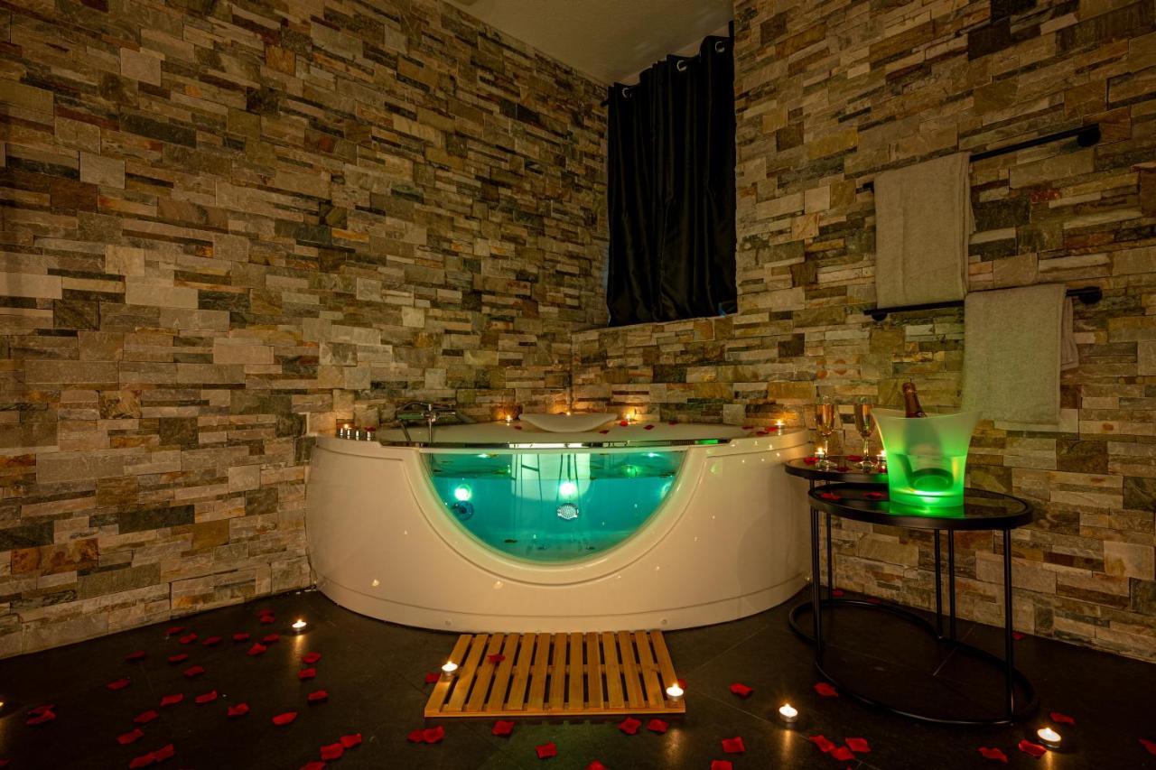 Cocon Relax - Jacuzzi - Cinema Apartment Montbeliard Exterior photo